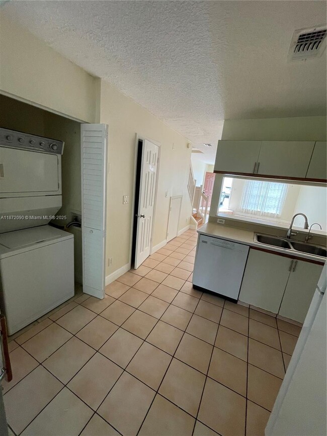 property at 2880 Belmont Ln