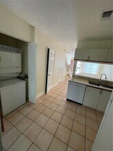 2880 Belmont Ln in Hollywood, FL - Building Photo - Building Photo