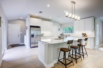 2500 Pinewood Terrace in Austin, TX - Building Photo - Building Photo
