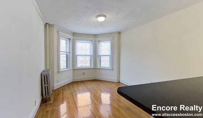 property at 107 Queensberry St