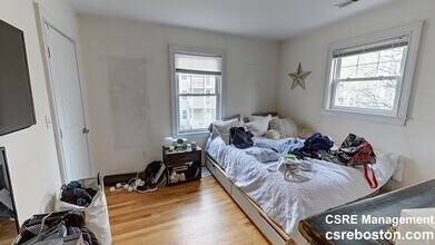 75 Beechcroft St, Unit 2 in Boston, MA - Foto de edificio - Building Photo
