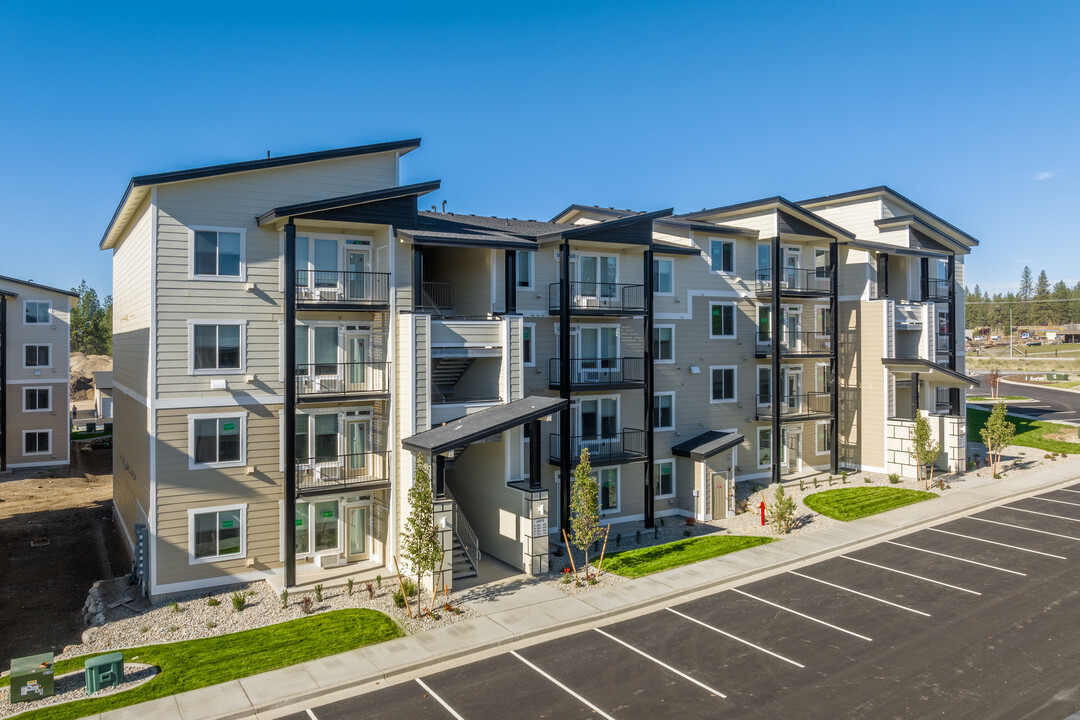 River's Edge Apartments in Coeur d'Alene, ID - Building Photo