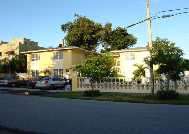 The Hemingway at Victoria Park in Fort Lauderdale, FL - Building Photo - Building Photo