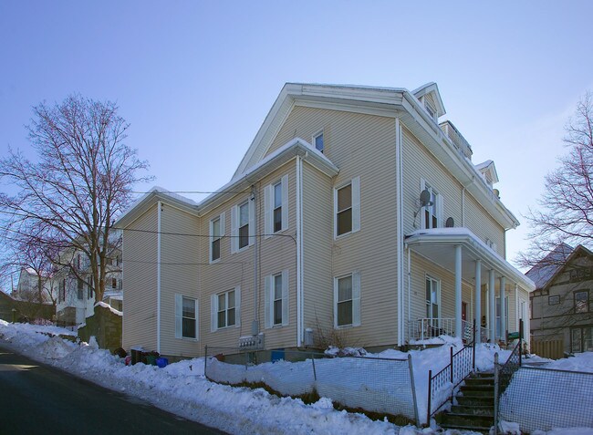 89 Prospect St in Fall River, MA - Building Photo - Building Photo