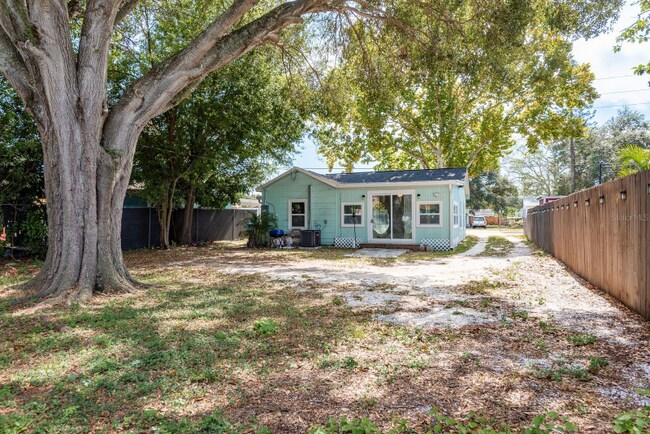 3037 38th Ave N in St. Petersburg, FL - Building Photo - Building Photo