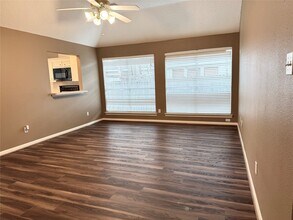 4006 Hunnington Dr in Conroe, TX - Building Photo - Building Photo