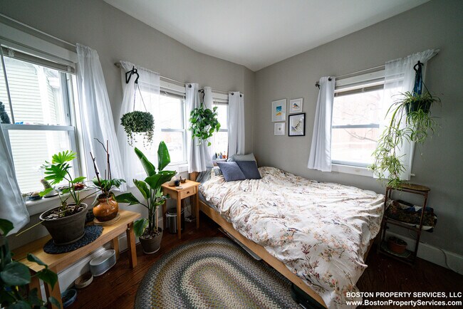 344 Centre St, Unit #1 in Boston, MA - Building Photo - Building Photo