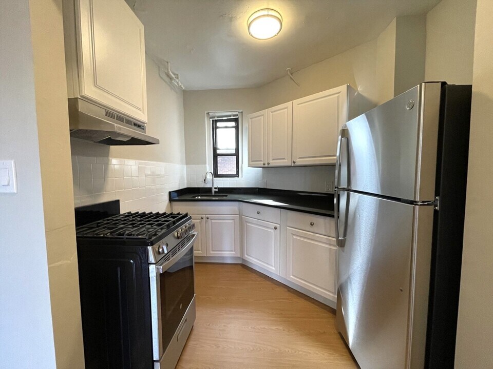 8 Langmaid Ave, Unit 22 in Somerville, MA - Building Photo