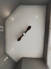 2511 N Flores St, Unit 1 in San Antonio, TX - Foto de edificio - Building Photo