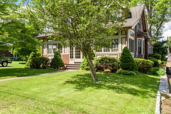 33 Theodore St in Newington, CT - Building Photo - Building Photo