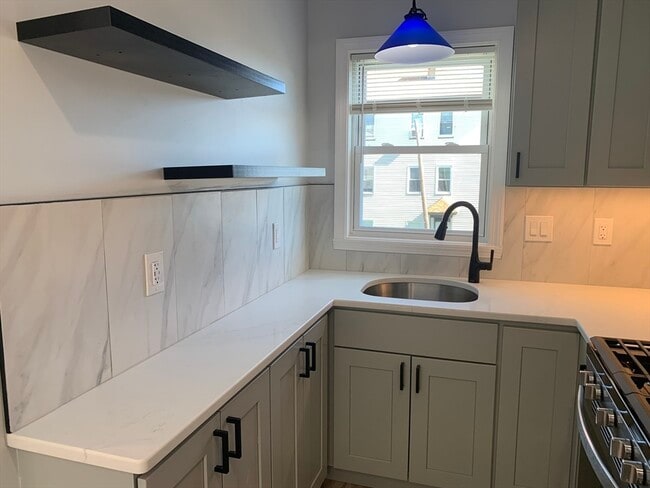 172 Nashua St in Fall River, MA - Building Photo - Building Photo
