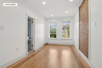 14 Virginia Pl in Brooklyn, NY - Building Photo - Building Photo