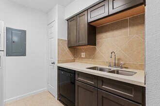 12701 Leader St in Houston, TX - Building Photo - Building Photo