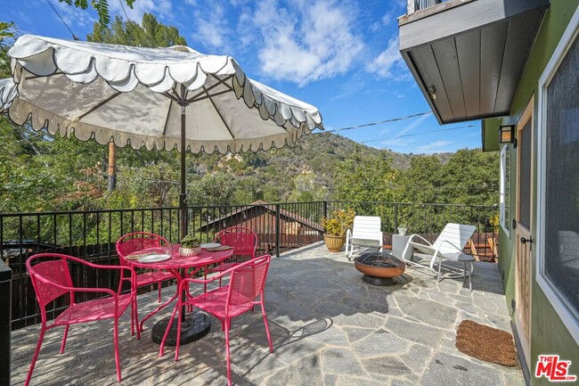 21549 Summit Trail in Topanga, CA - Building Photo - Building Photo