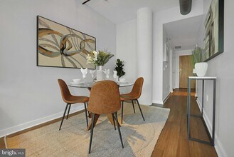 1125 11th St NW, Unit 202 in Washington, DC - Foto de edificio - Building Photo