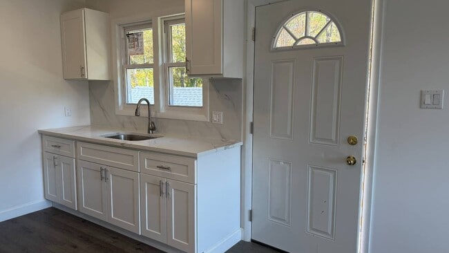 property at 224 Grape Hollow Rd