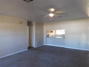 635 Driver Cir in Kissimmee, FL - Foto de edificio - Building Photo