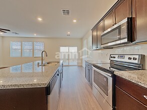 8164 Inhibition Ct in Las Vegas, NV - Building Photo - Building Photo