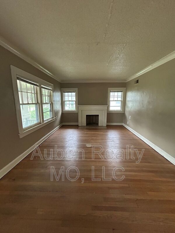 5431 Harrison St in Kansas City, MO - Building Photo - Building Photo