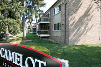 Camelot in Royal Oak, MI - Building Photo - Building Photo