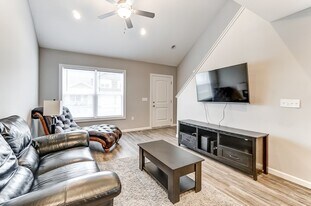 Ledgestone Townhomes in Fort Wayne, IN - Building Photo