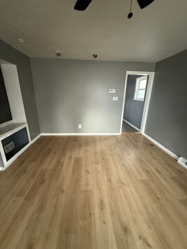 365 E 161st St in Cleveland, OH - Building Photo - Building Photo