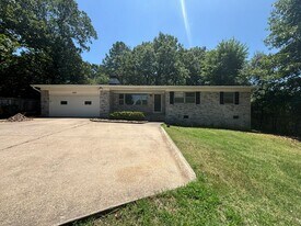 1627 W Wedington Dr in Fayetteville, AR - Building Photo