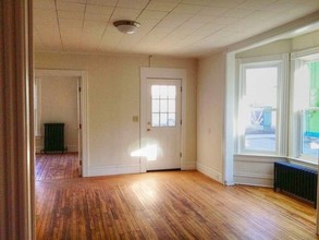 167 Elmwood Ave in Burlington, VT - Building Photo - Interior Photo