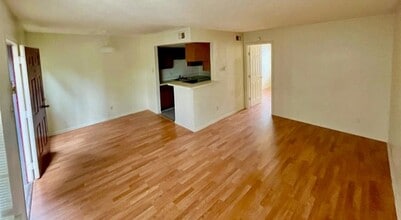 Oak Hollow Communities in Dallas, TX - Foto de edificio - Building Photo