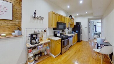 1011 Park Ave in Hoboken, NJ - Building Photo - Building Photo