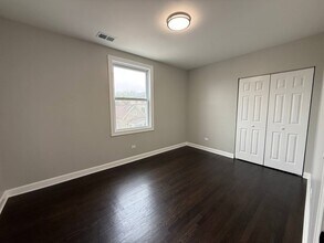 3247 W Thomas St in Chicago, IL - Building Photo - Building Photo