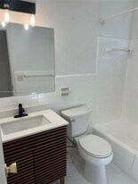 2236 Jackson St in Hollywood, FL - Building Photo