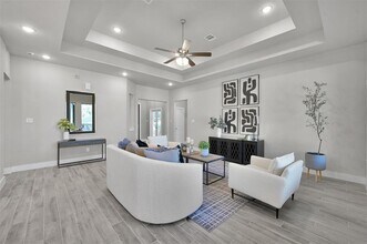 43 Wilmington Dr in Montgomery, TX - Building Photo - Building Photo