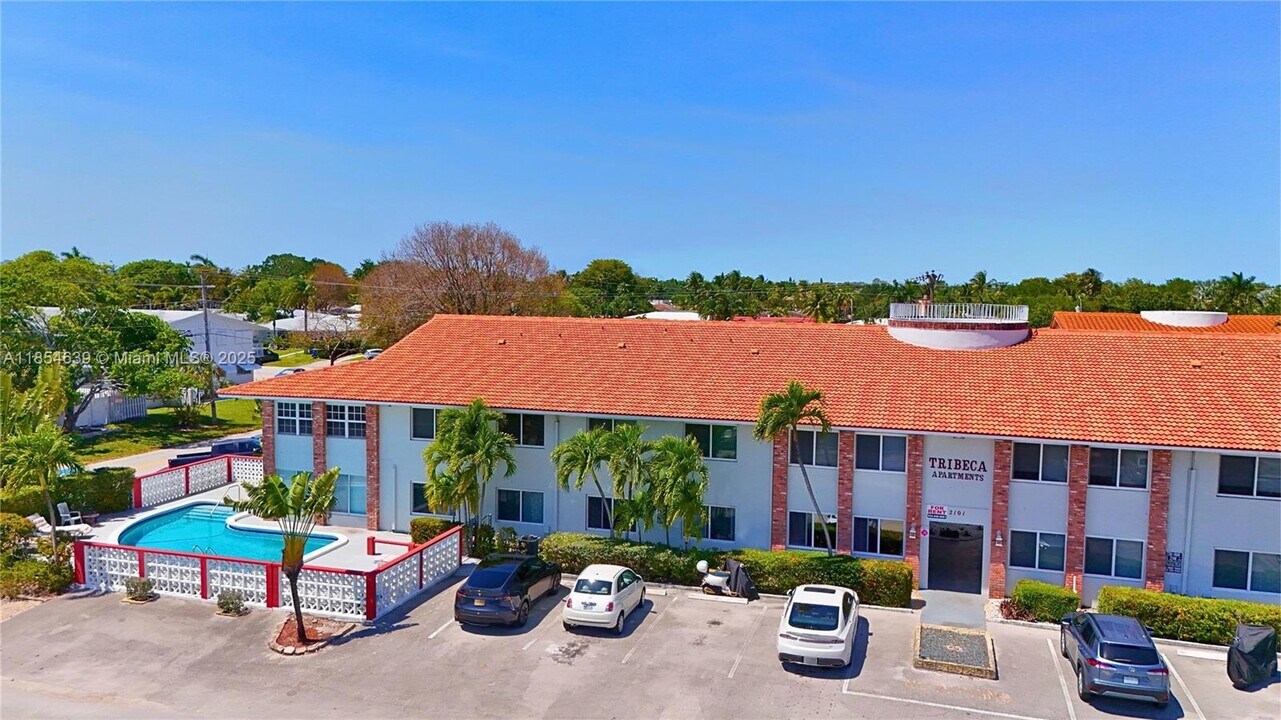 2101 NE 51st St in Fort Lauderdale, FL - Building Photo