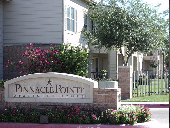 Pinnacle Pointe Apartments