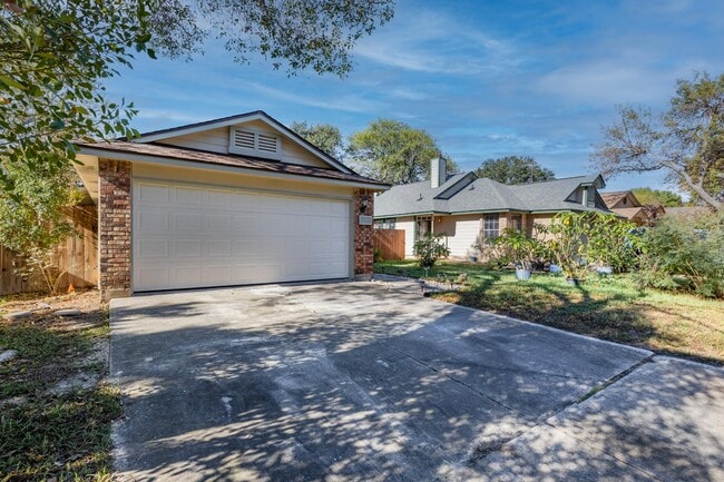 15531 Knollglade in San Antonio, TX - Building Photo - Building Photo