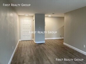 5600 N Main St-Unit -#207 in Dayton, OH - Building Photo - Building Photo