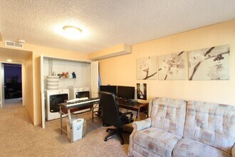 8747 W Cornell Ave in Lakewood, CO - Building Photo - Building Photo