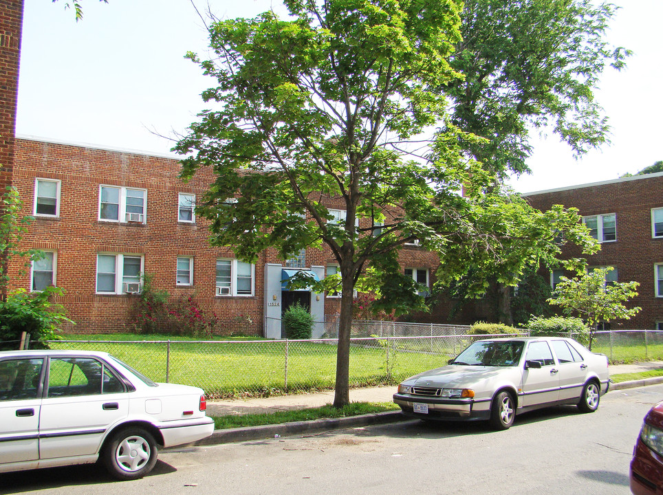 1524 F St NE in Washington, DC - Building Photo