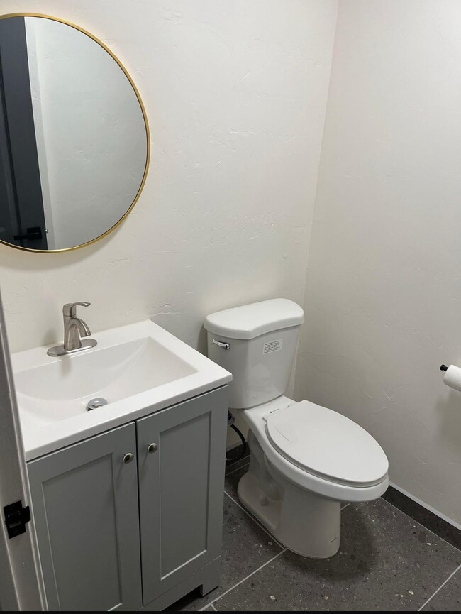 1048 McFie Ave in Las Cruces, NM - Building Photo - Building Photo