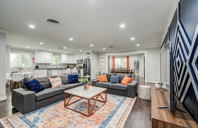 4749 Benning Dr in Houston, TX - Building Photo - Building Photo