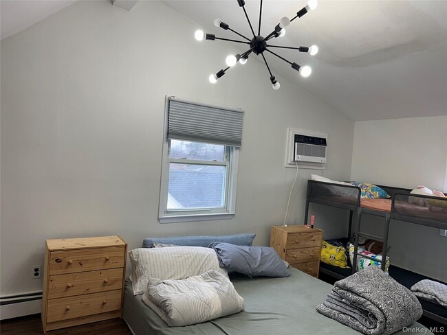 15 Brook Dr in Valley Stream, NY - Building Photo - Building Photo