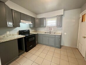 4813-4815 Taylor St in Omaha, NE - Building Photo - Building Photo