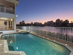 4419 Crayton Rd in Naples, FL - Building Photo - Building Photo