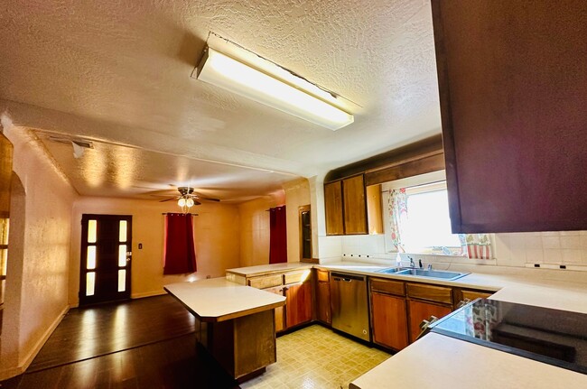 property at 137 S Market St