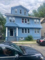 240 Leslie St, Unit #3rd Floor Unit in Newark, NJ - Building Photo