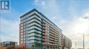 99 Eagle Rock Way in Vaughan, ON - Building Photo