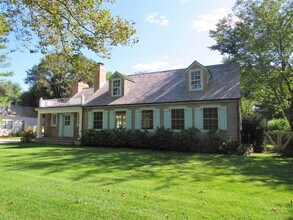 75 Mill Hill Ln in East Hampton, NY - Foto de edificio - Building Photo
