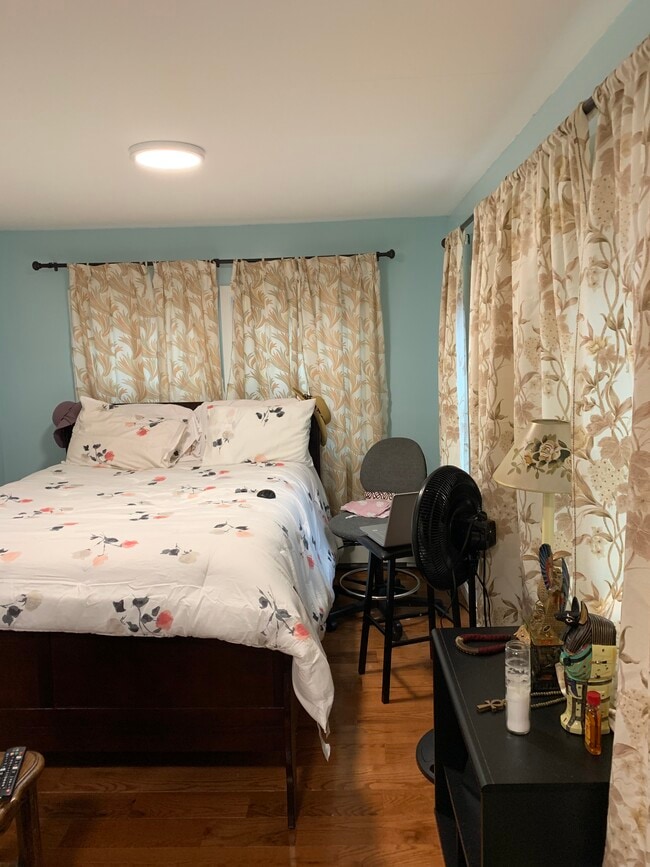 5 Wedgewood Rd in Natick, MA - Foto de edificio - Building Photo