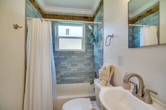 1002 Brothers Ave. in Melbourne, FL - Foto de edificio - Building Photo